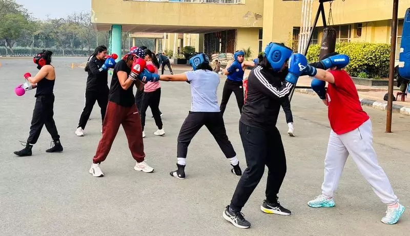 Haryana : युवाओं को प्रोत्साहित करने के लिए पंचायतों, शहरी स्थानीय निकायों को खेल उपकरण मिलेंगे Haryana : युवाओं को प्रोत्साहित करने के लिए पंचायतों, शहरी स्थानीय निकायों को खेल उपकरण मिलेंगे