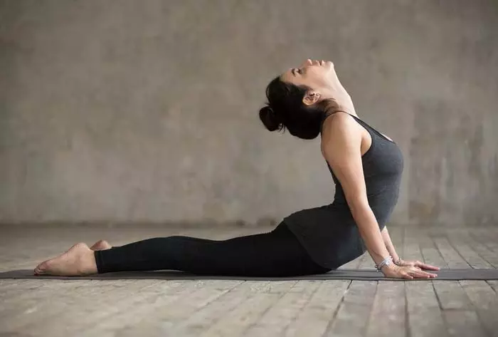 Yoga Tips: 30 की उम्र में ही हो रहे हैं बाल सफेद तो करें इन योगासनों का अभ्यास, जल्द दिखेगा असर Yoga Tips: 30 की उम्र में ही हो रहे हैं बाल सफेद तो करें इन योगासनों का अभ्यास, जल्द दिखेगा असर