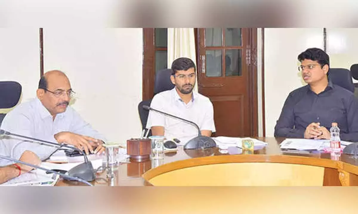 Andhra: राज्य स्तरीय वीडियो कॉन्फ्रेंस में राजस्व मुद्दों की समीक्षा की गई Andhra: राज्य स्तरीय वीडियो कॉन्फ्रेंस में राजस्व मुद्दों की समीक्षा की गई