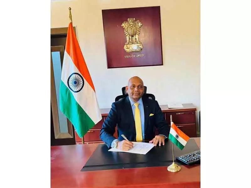 अभय कुमार ने अज़रबैजान में भारत के नए राजदूत के रूप में कार्यभार संभाला। अभय कुमार ने अज़रबैजान में भारत के नए राजदूत के रूप में कार्यभार संभाला।