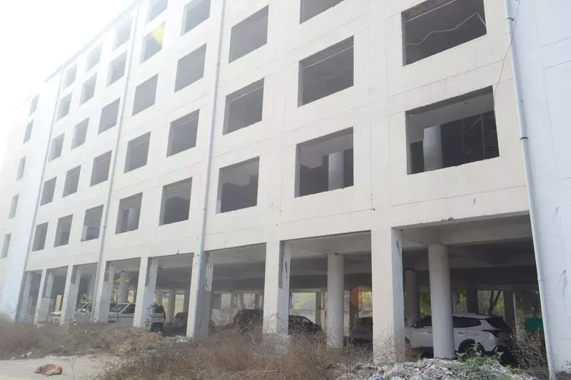 कई बाधाओं के बाद, कर्ण Stadium को फिर से शुरू करने के लिए टेंडर जारी किए गए कई बाधाओं के बाद, कर्ण Stadium को फिर से शुरू करने के लिए टेंडर जारी किए गए