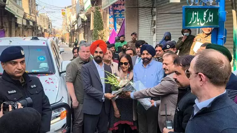 विश्व बैंक के अध्यक्ष Ajay Pal Singh Banga ने पाकिस्तान के पंजाब में अपने पैतृक घर का दौरा किया विश्व बैंक के अध्यक्ष Ajay Pal Singh Banga ने पाकिस्तान के पंजाब में अपने पैतृक घर का दौरा किया