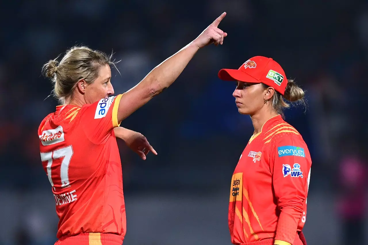 WPL: अगले साल मज़बूती से वापसी करेंगे, GG के हेड कोच क्लिंगर WPL: अगले साल मज़बूती से वापसी करेंगे, GG के हेड कोच क्लिंगर