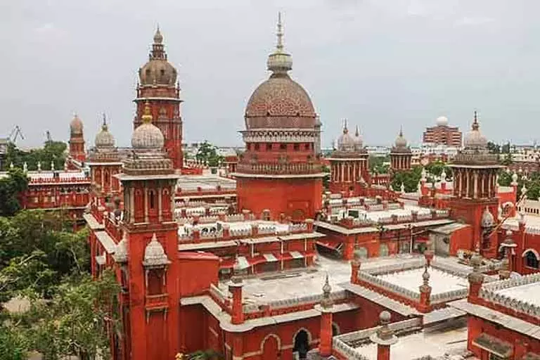 RSS कैंप पर नोटिस, कुड्डालोर स्कूल ने सरकार के खिलाफ मद्रास हाई कोर्ट में याचिका दायर की RSS कैंप पर नोटिस, कुड्डालोर स्कूल ने सरकार के खिलाफ मद्रास हाई कोर्ट में याचिका दायर की
