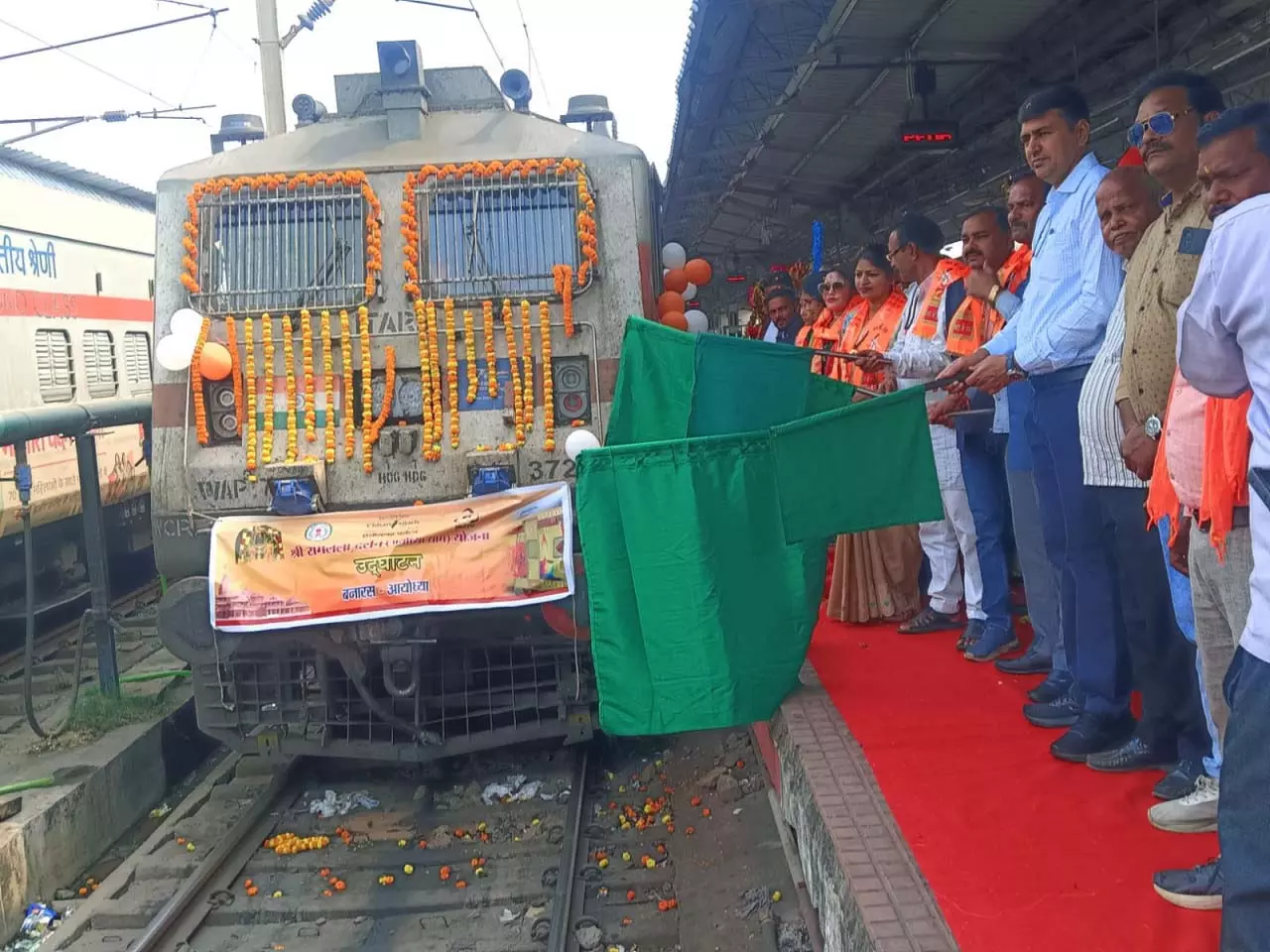 850 श्रद्धालुओं का जत्था अयोध्या धाम और काशी विश्वनाथ के दर्शन के लिए रवाना 850 श्रद्धालुओं का जत्था अयोध्या धाम और काशी विश्वनाथ के दर्शन के लिए रवाना
