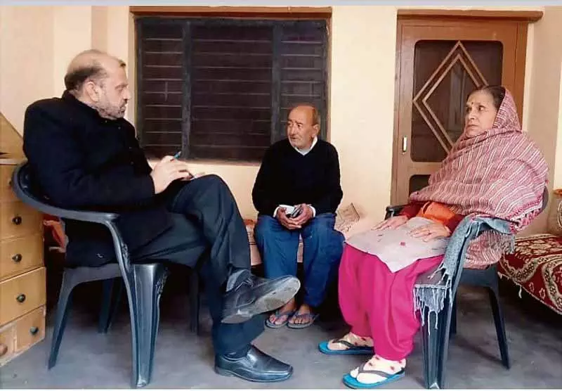 Himachal: 5 महीने बाद भी परिवार लापता बेटे का इंतजार कर रहा Himachal: 5 महीने बाद भी परिवार लापता बेटे का इंतजार कर रहा