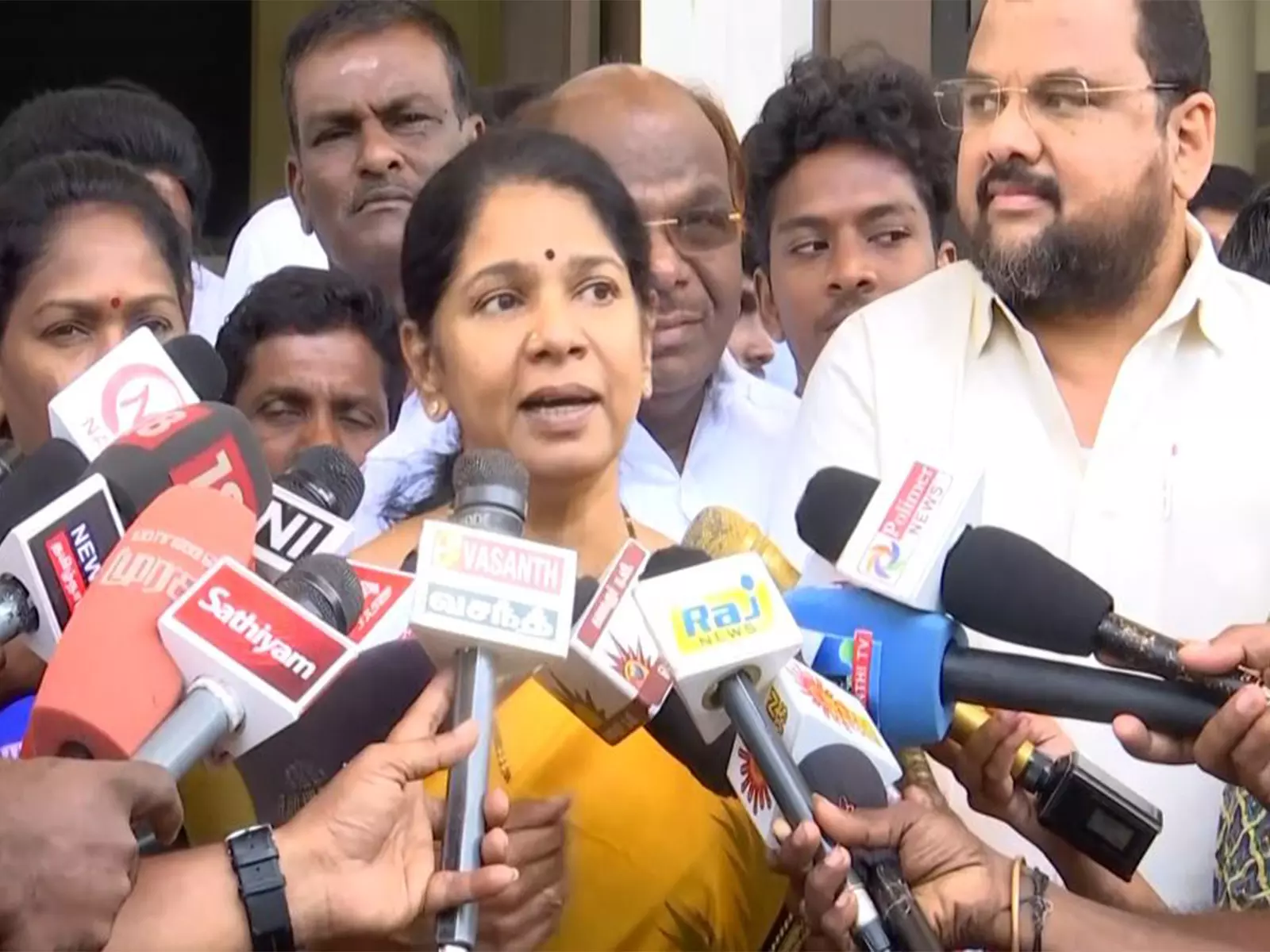कनिमोझी करुणानिधि ने DMK-कांग्रेस गठबंधन पर दी जानकारी कनिमोझी करुणानिधि ने DMK-कांग्रेस गठबंधन पर दी जानकारी