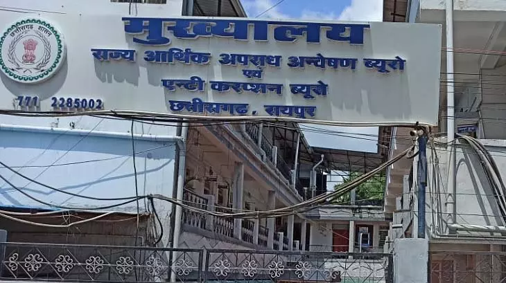 नायब तहसीलदार और पटवारी की गिरफ्तारी से राजस्व विभाग में हड़कंप, ACB एक्शन मोड में नायब तहसीलदार और पटवारी की गिरफ्तारी से राजस्व विभाग में हड़कंप, ACB एक्शन मोड में