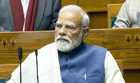 पीएम मोदी का भाषण टला, लोकसभा की कार्यवाही गुरुवार तक के लिए स्थगित पीएम मोदी का भाषण टला, लोकसभा की कार्यवाही गुरुवार तक के लिए स्थगित