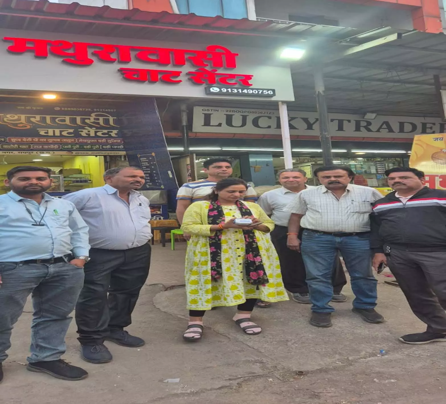 नगर निगम जोन 5 की सख्त कार्रवाई, चाट सेंटर और अण्डा ठेला संचालकों पर ठोका जुर्माना नगर निगम जोन 5 की सख्त कार्रवाई, चाट सेंटर और अण्डा ठेला संचालकों पर ठोका जुर्माना