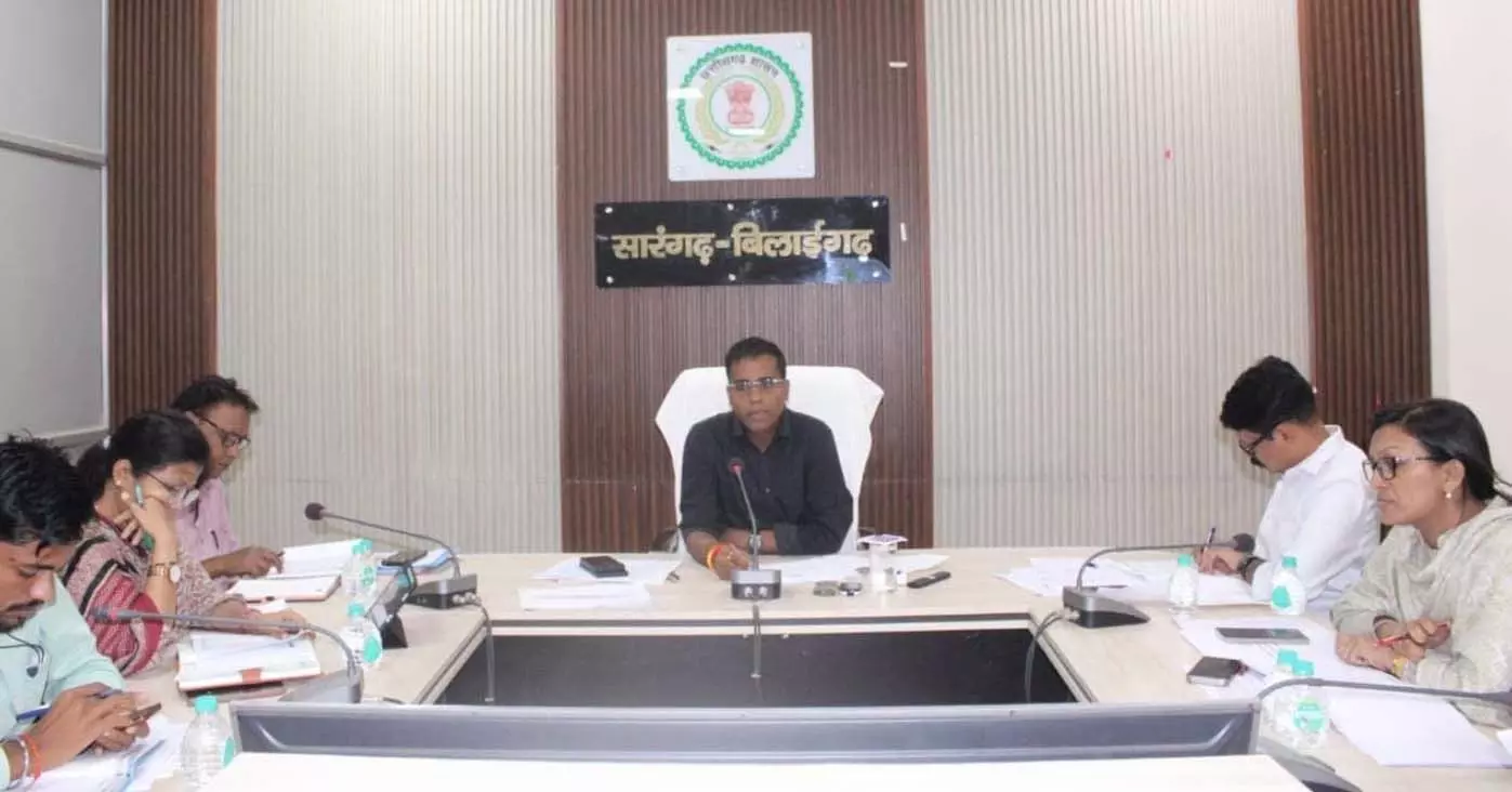 कलेक्टर ने की राजस्व कार्यों की समीक्षा कलेक्टर ने की राजस्व कार्यों की समीक्षा