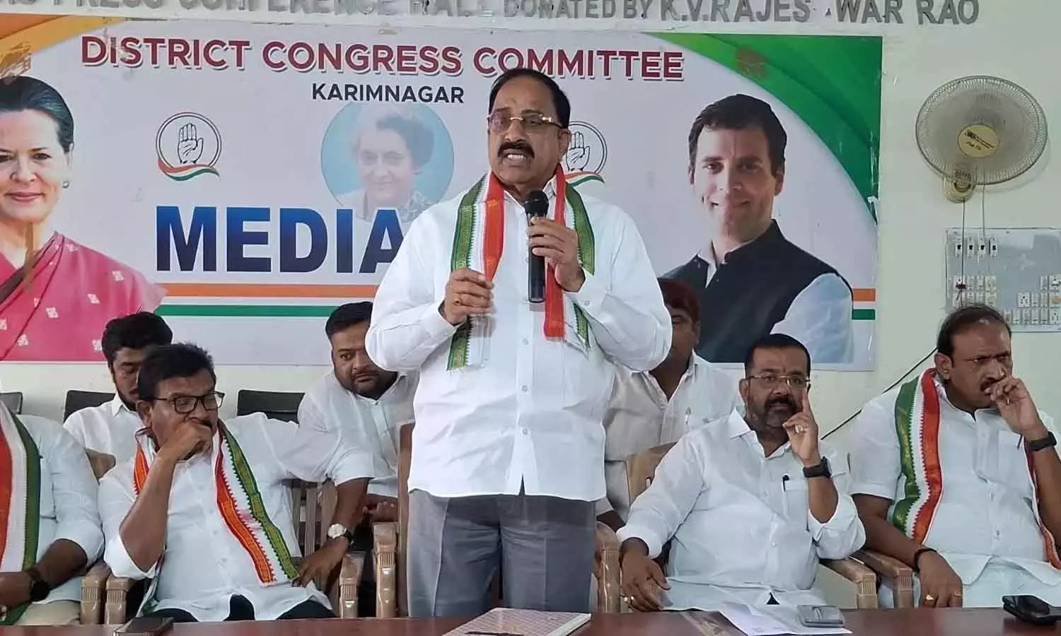 Karimnagar : CM रेवंत की सभा को सफल बनाने की तैयारी तेज Karimnagar : CM रेवंत की सभा को सफल बनाने की तैयारी तेज