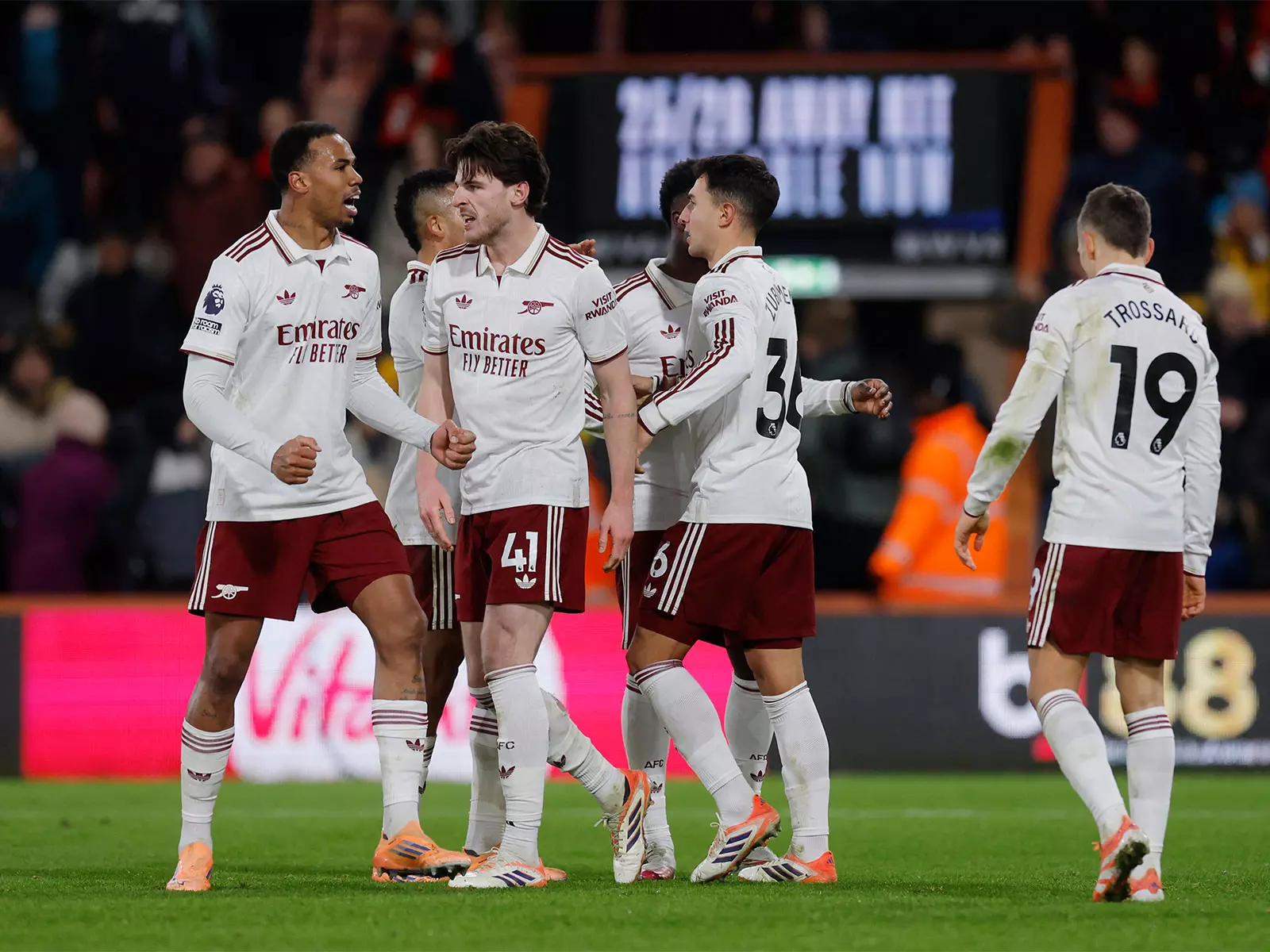 Carabao Cup: हावर्ट्ज़ के गोल से आर्सेनल ने फाइनल में जगह बनाई Carabao Cup: हावर्ट्ज़ के गोल से आर्सेनल ने फाइनल में जगह बनाई