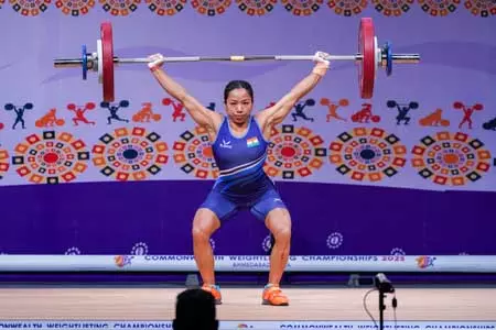 नेशनल वेटलिफ्टिंग चैंपियनशिप में मीराबाई चानू ने बना दिए 3 रिकॉर्ड्स नेशनल वेटलिफ्टिंग चैंपियनशिप में मीराबाई चानू ने बना दिए 3 रिकॉर्ड्स