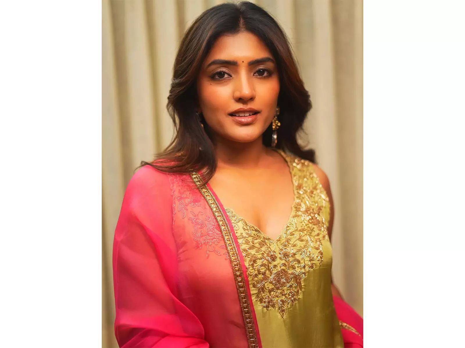 Actress ईशा रेब्बा ने सोशल मीडिया टिप्पणियों को लेकर पुलिस में शिकायत दर्ज कराई Actress ईशा रेब्बा ने सोशल मीडिया टिप्पणियों को लेकर पुलिस में शिकायत दर्ज कराई