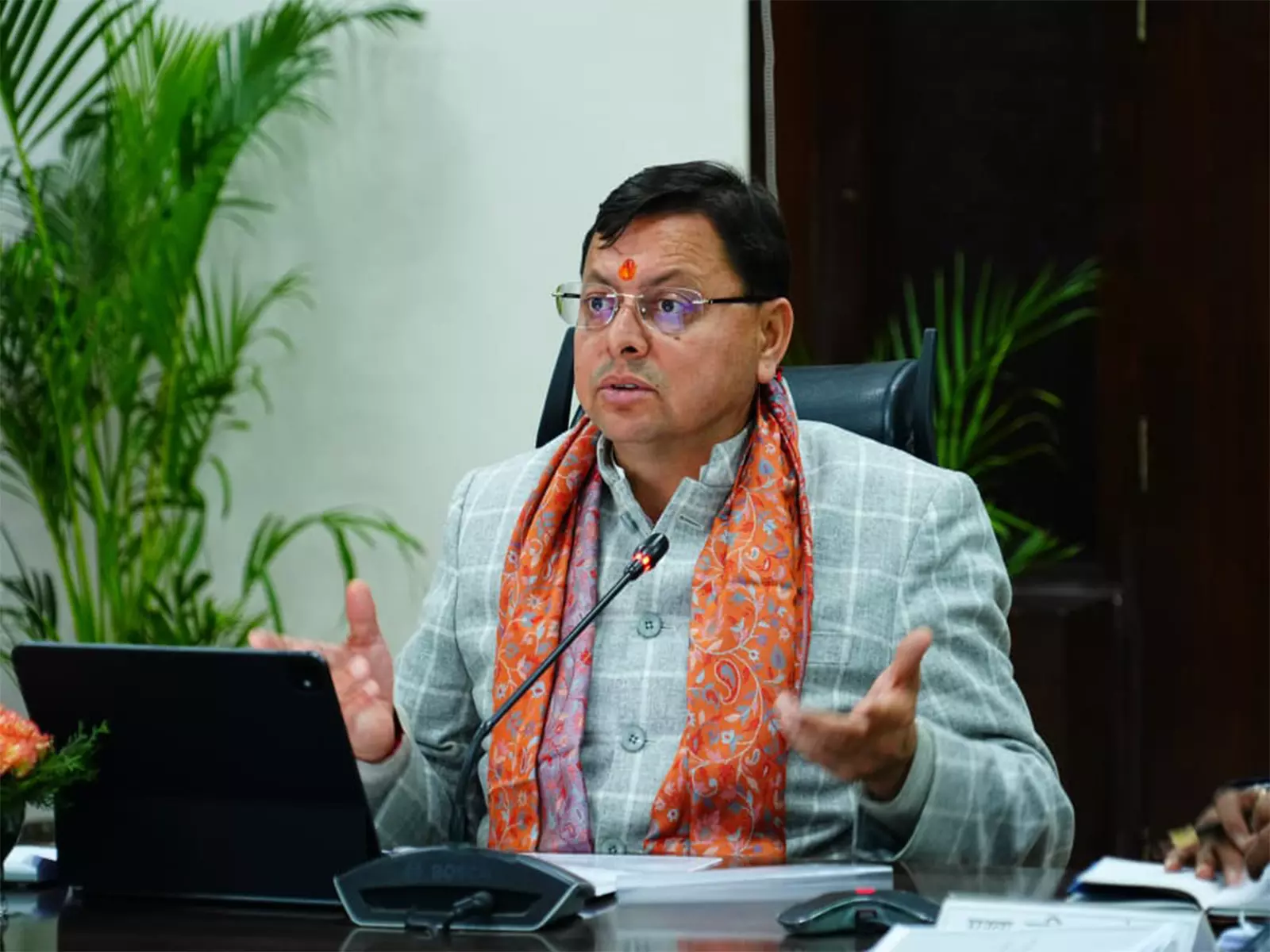CM धामी ने हलद्वानी में शिव कथा में लिया हिस्सा CM धामी ने हलद्वानी में शिव कथा में लिया हिस्सा