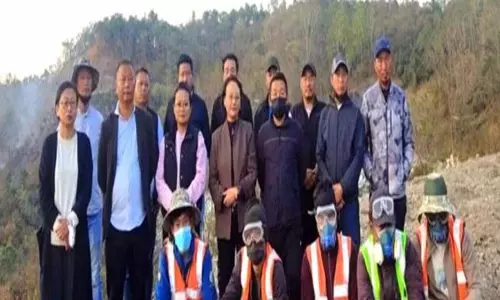 Nagaland: डॉ. योमे ने केएमसी डंपसाइट का दौरा, कचरा अलग करने में सहयोग मांगा Nagaland: डॉ. योमे ने केएमसी डंपसाइट का दौरा, कचरा अलग करने में सहयोग मांगा