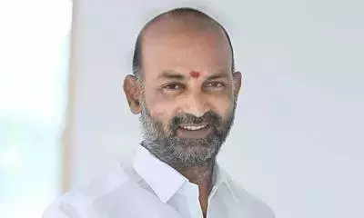 Bandi Sanjay ने कहा कि बीआरएस पारिवारिक राजनीति और गले तक भ्रष्टाचार में लिप्त है