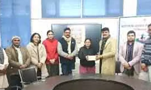 Kurukshetra युवाओं को सांस्कृतिक जड़ों से जोड़ने के लिए हरियाणवी लोकगीत कार्यशाला Kurukshetra युवाओं को सांस्कृतिक जड़ों से जोड़ने के लिए हरियाणवी लोकगीत कार्यशाला