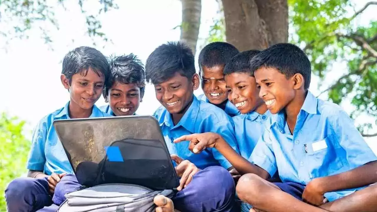 Digital पाठशालाएँ दूर-दराज के गाँवों तक पहुँच रही हैं