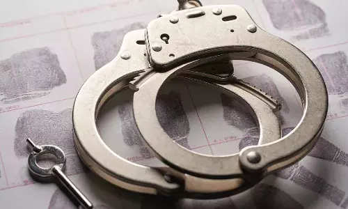 Indore : महिलाओं और नाबालिग लड़कों की मदद से ड्रग्स सप्लाई करने के आरोप में महिला गिरफ्तार
