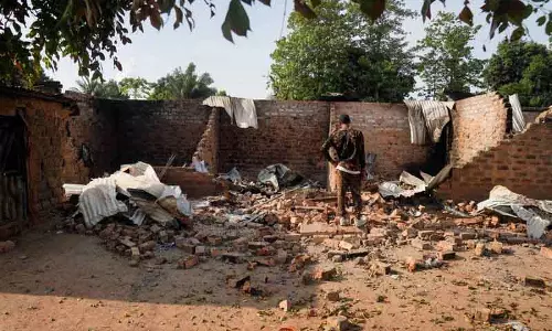 इस्लामिक आतंकवादियों का नाइजीरिया के 2 गांवों पर हमला, 162 मरे: सांसद इस्लामिक आतंकवादियों का नाइजीरिया के 2 गांवों पर हमला, 162 मरे: सांसद