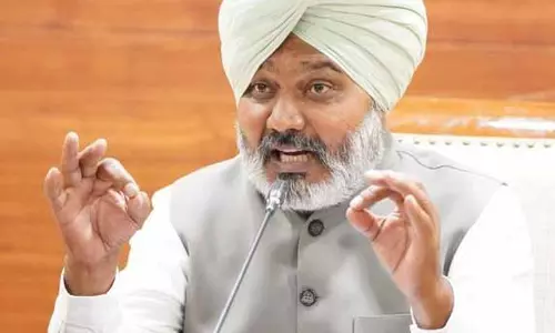 वित्त मंत्री हरपाल चीमा ने Punjab के व्यापारियों से मुलाकात की, कारोबार में आसानी का वादा किया वित्त मंत्री हरपाल चीमा ने Punjab के व्यापारियों से मुलाकात की, कारोबार में आसानी का वादा किया