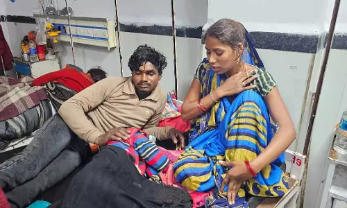 MP : छतरपुर में 3 साल का बच्चा खौलते कड़ाहे में गिरा; मां बचाने के लिए कूदी MP : छतरपुर में 3 साल का बच्चा खौलते कड़ाहे में गिरा; मां बचाने के लिए कूदी
