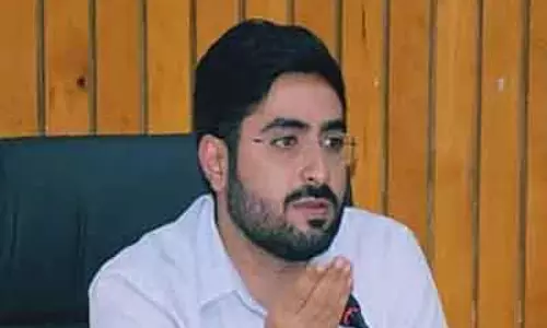 DC Srinagar ने सरकारी इमारतों के सोलराइज़ेशन की प्रगति समीक्षा की DC Srinagar ने सरकारी इमारतों के सोलराइज़ेशन की प्रगति समीक्षा की