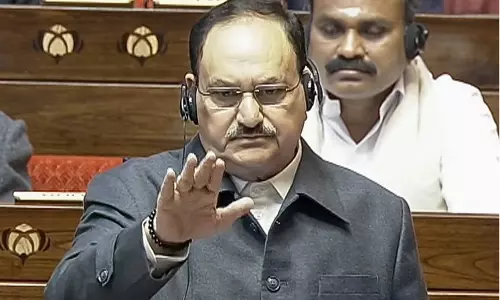 संसद में भारी हंगामा, ‘चुगली’ शब्द पर नड्डा और खड़गे की टक्कर संसद में भारी हंगामा, ‘चुगली’ शब्द पर नड्डा और खड़गे की टक्कर