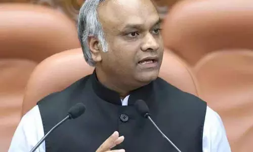 गरीबों की नौकरियां मत छीनो: Priyank Kharge गरीबों की नौकरियां मत छीनो: Priyank Kharge
