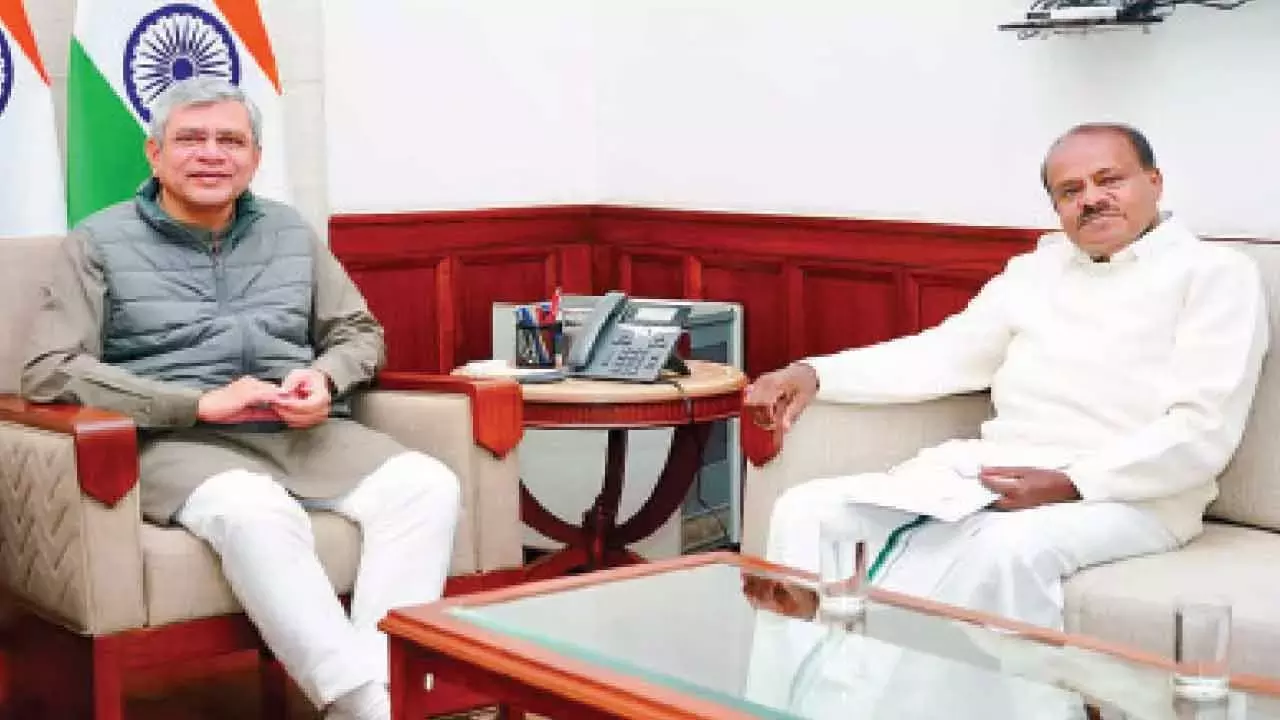 HDK ने केंद्रीय मंत्री के समक्ष मानव-वन्यजीव संघर्ष का मुद्दा उठाया HDK ने केंद्रीय मंत्री के समक्ष मानव-वन्यजीव संघर्ष का मुद्दा उठाया