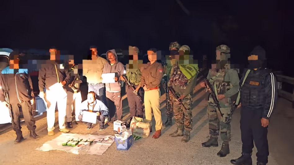 Assam राइफल्स ने कछार में 60 लाख रुपये की हेरोइन ज़ब्त की, एक ड्रग पेडलर गिरफ्तार Assam राइफल्स ने कछार में 60 लाख रुपये की हेरोइन ज़ब्त की, एक ड्रग पेडलर गिरफ्तार