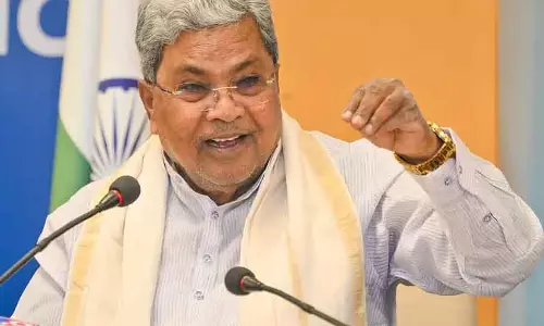राहुल गांधी की आवाज़ को दबाने की कोशिश: CM Siddaramaiah राहुल गांधी की आवाज़ को दबाने की कोशिश: CM Siddaramaiah