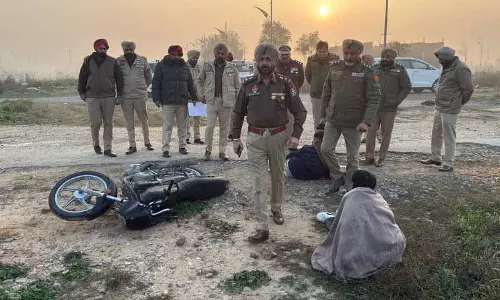 Jalandhar: मुठभेड़ में 2 रंगदारी मांगने वाले घायल, गिरफ्तार Jalandhar: मुठभेड़ में 2 रंगदारी मांगने वाले घायल, गिरफ्तार