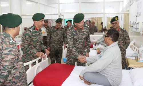 भारतीय सेना का मानवता मिशन: Kutch आई कैंप में सैकड़ों को मिली दृष्टि भारतीय सेना का मानवता मिशन: Kutch आई कैंप में सैकड़ों को मिली दृष्टि