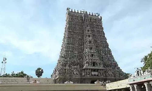 Madurai मीनाक्षी अम्मन मंदिर दर्शन टिकट धोखाधड़ी: 2 कर्मचारियों को सस्पेंड किया