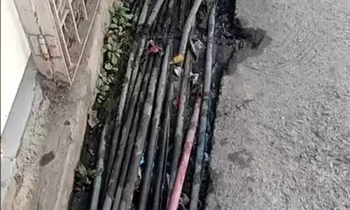 Noorpur में नालियों से गुजरने वाले पीने के पानी के पाइप से बीमारियों का खतरा