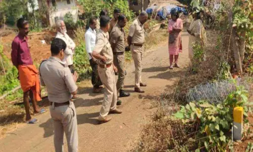 Kerala: छात्रों को ले जा रहे एक ऑटो रिक्शा में एक विस्फोटक डिवाइस फट गया Kerala: छात्रों को ले जा रहे एक ऑटो रिक्शा में एक विस्फोटक डिवाइस फट गया