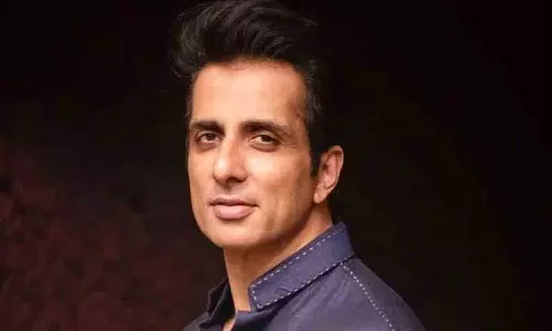 गाजियाबाद की घटना के बाद सोनू सूद ने बच्चों के लिए Online Gaming पर बैन लगाने की मांग की गाजियाबाद की घटना के बाद सोनू सूद ने बच्चों के लिए Online Gaming पर बैन लगाने की मांग की