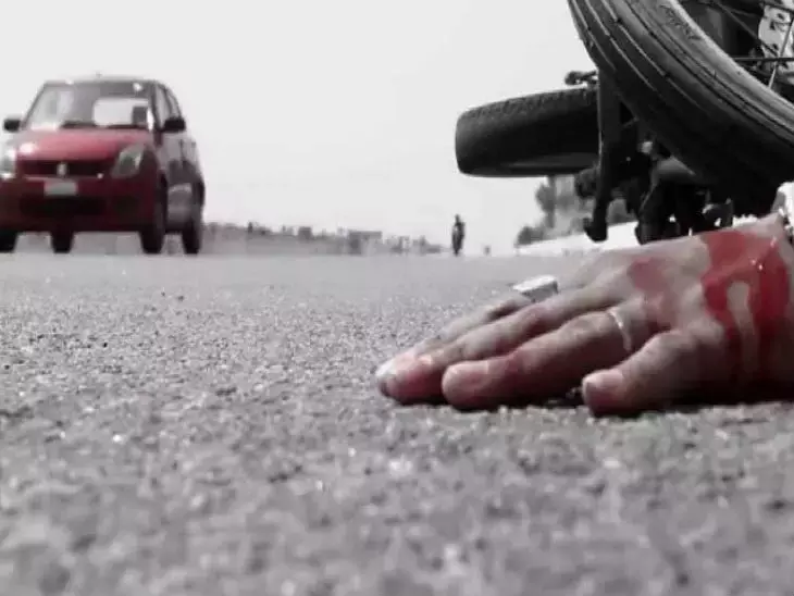 Bareilly: रोडवेज बस ने बाइक सवार को टक्कर मारी, युवक की मौत