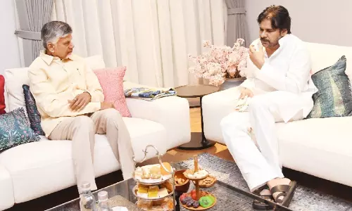 CM नायडू और डिप्टी सीएम पवन कल्याण ने ताज़ा राजनीतिक स्थिति पर चर्चा की
