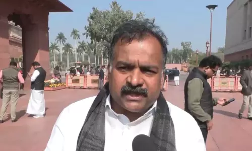 कांग्रेस MP मणिकम टैगोर ने संसद में प्रधानमंत्री पर सख्त टिप्पणी की कांग्रेस MP मणिकम टैगोर ने संसद में प्रधानमंत्री पर सख्त टिप्पणी की