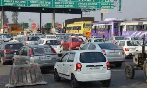 Ludhiana: लाडोवाल टोल पर बदमाशों का आतंक, कर्मचारियों की सुरक्षा खतरे में Ludhiana: लाडोवाल टोल पर बदमाशों का आतंक, कर्मचारियों की सुरक्षा खतरे में