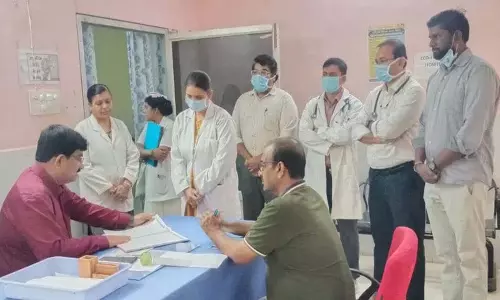TVVP कमिश्नर डॉ. जे. अजय कुमार ने लापरवाही के खिलाफ सख्त कार्रवाई की चेतावनी दी TVVP कमिश्नर डॉ. जे. अजय कुमार ने लापरवाही के खिलाफ सख्त कार्रवाई की चेतावनी दी