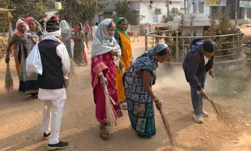 गरियाबंद : राज्य सलाहकार ने राज्यपाल गोद ग्राम बिजली का किया निरीक्षण