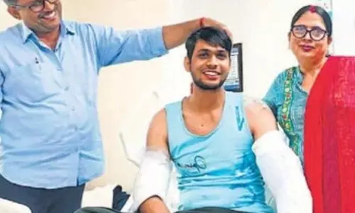 Bareilly: जीवन रक्षा में उत्कृष्टता, सुमित को पुरस्कार Bareilly: जीवन रक्षा में उत्कृष्टता, सुमित को पुरस्कार