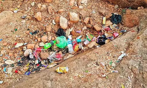 Bilagi : खाली जगहों पर नशे में धुत लोग