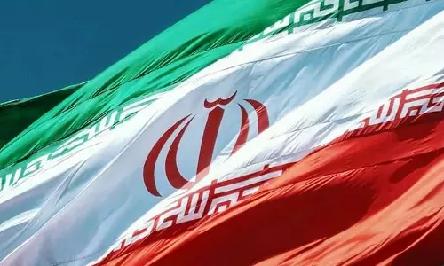 Iran में परिवार अभी भी 17 साल की सैदा मालेकी को ढूंढ रहा Iran में परिवार अभी भी 17 साल की सैदा मालेकी को ढूंढ रहा