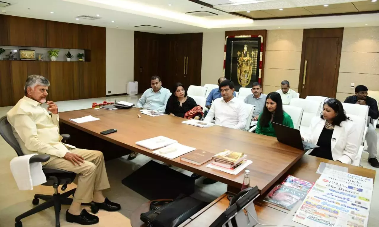 DWCRA उत्पादों के लिए ब्रांडिंग को बढ़ावा मुख्यमंत्री चंद्रबाबू नायडू ने स्वयं को ओके किया DWCRA उत्पादों के लिए ब्रांडिंग को बढ़ावा मुख्यमंत्री चंद्रबाबू नायडू ने स्वयं को ओके किया